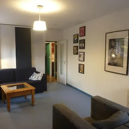 Zentrum Volksdorf 400M Zur U-Bahn! Sehr Gute Lage Schickes Apartment